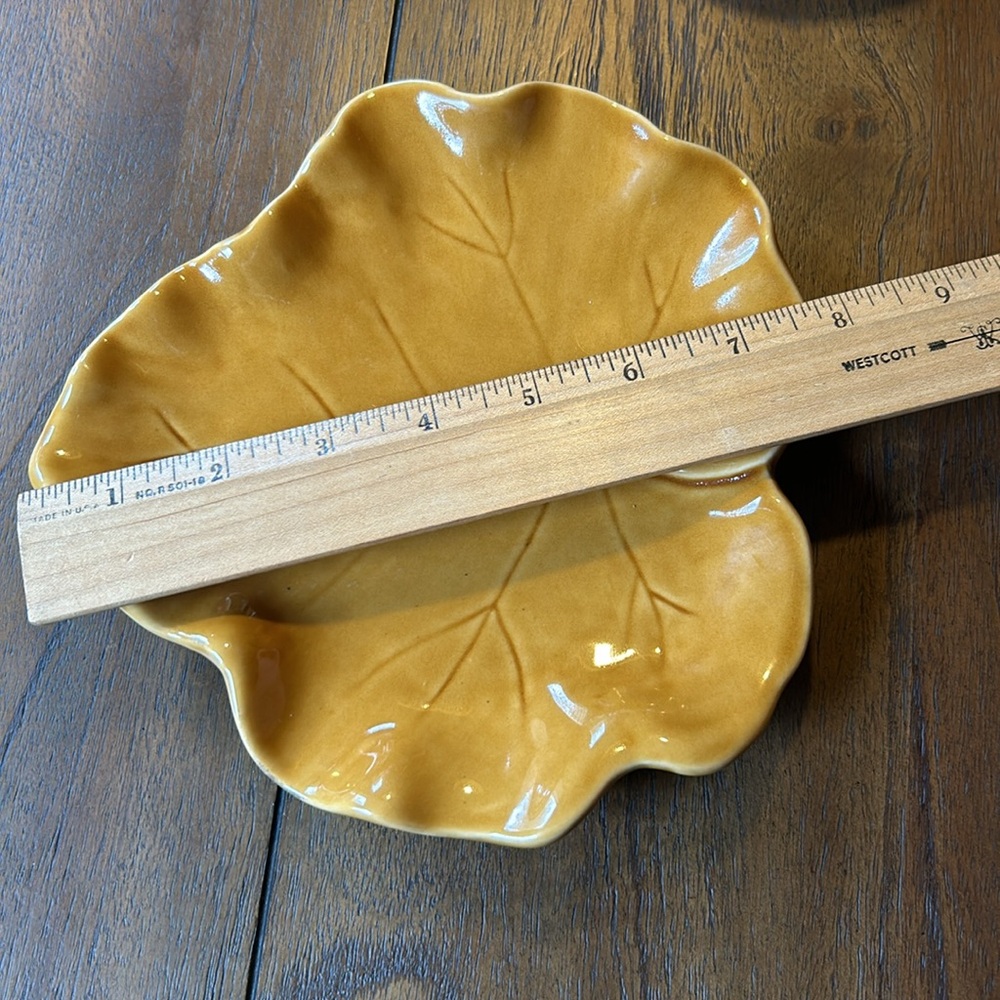 B. Eigen Exclusively for Williams-Sonoma Lidded Pumpkin Mug with Leaf Plate - Picture 6 of 10